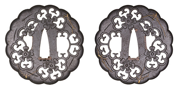 鍔 無銘 神吉 霞桜透図鍔 特別保存刀装具