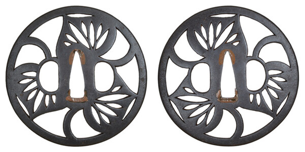 鍔 無銘 因州駿河 三枚葵葉透鍔 保存刀装具鑑定書