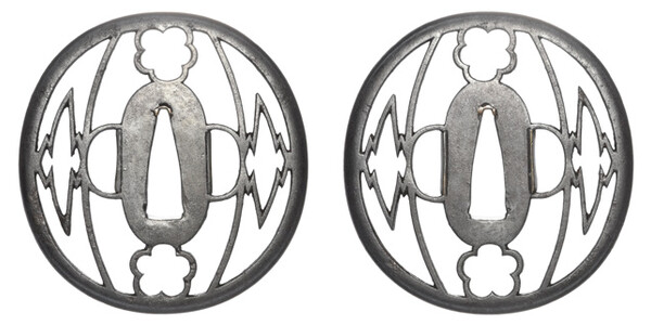 鍔 無銘 林 梅花松皮菱文透鍔 保存刀装具鑑定書