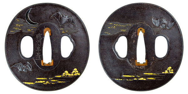 鍔 銘 因州住駿河卓置 霞月蝙蝠図鍔 特別保存刀装具鑑定書