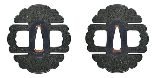 鍔 無銘 尾張金工 菊花唐草図鍔 特別保存刀装具鑑定書