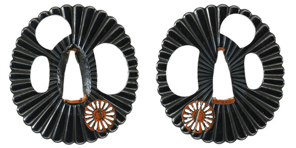 鍔 無銘 埋忠 菊花図鍔 特別保存刀装具鑑定書