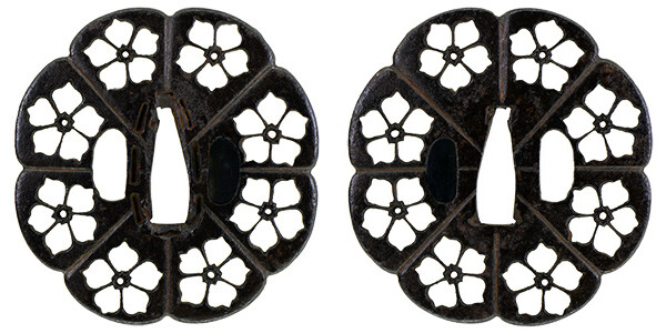 鍔 無銘 明珍 八桔梗紋透鍔 保存刀装具鑑定書