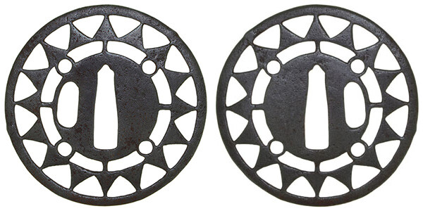 鍔 無銘 伝 甲冑師 輪宝図透鍔 日本刀剣保存会鑑定書